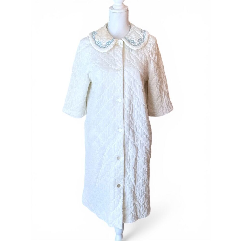 SEARSโROEBUCK Vintage 60s Union Made Quilted Floral Embroidered Housecoat Robe